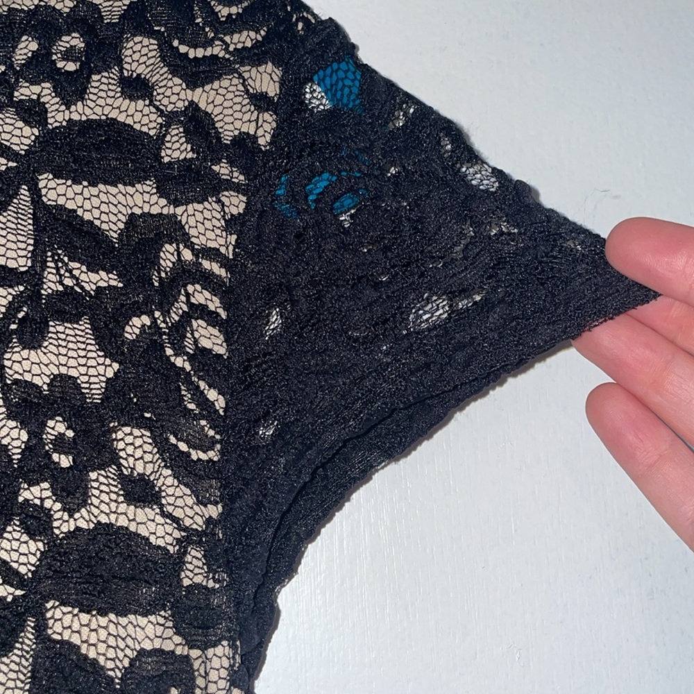 Black and tan lace Boohoo size 6 dress - Picture 4 of 5